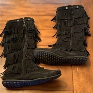Ladies Minnetonka fringe moccasins